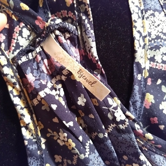 Bejewel floral striped racerback tank size S - Picture 6 of 7